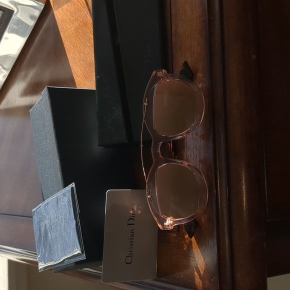 Sunglasses - Picture 1 of 4